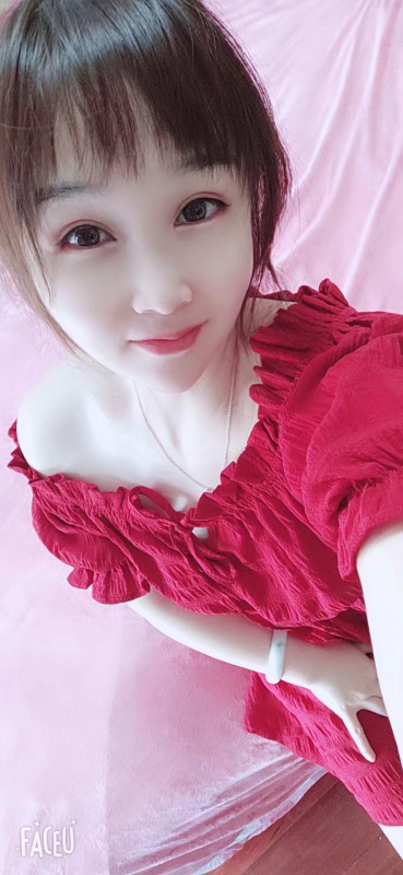 年轻可爱的妹子